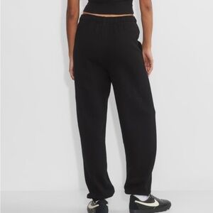Aritzia⭐️TNA Boyfriend loose fit Jogger♥️